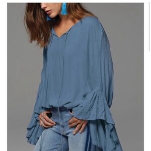 Elan, bell style long sleeve top